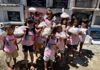 お米の支給を受けた子どもたち（写真提供：DAREDEMO HERO）